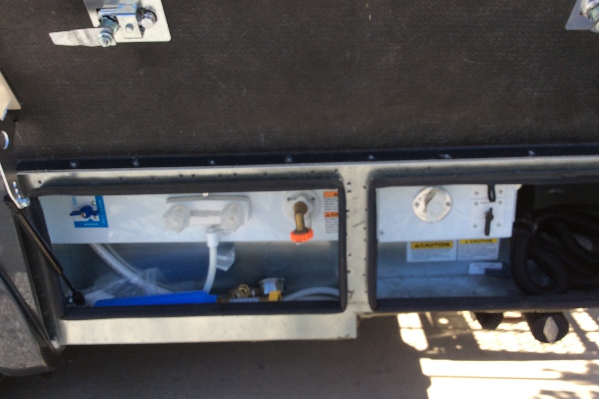 2017 Triplee Leisure Van Wonder Murphy Bed in Latrobe, CA